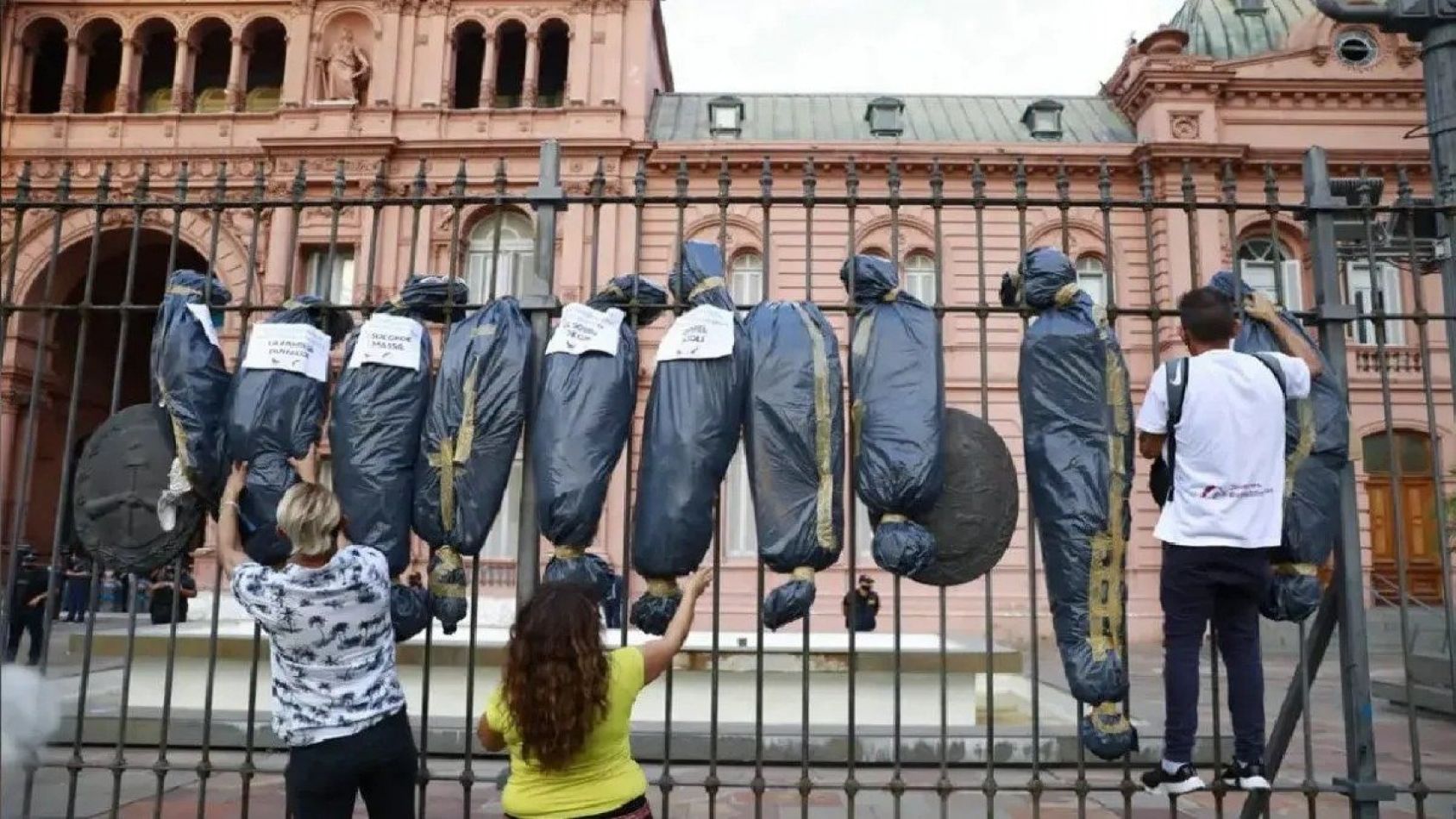 H.I.J.O.S Jujuy catalogó de “mafioso e intimidante” a las bolsas mortuorias  de la marcha de JxC - Actualidad - Jujuy Dice, Jujuy, Argentina