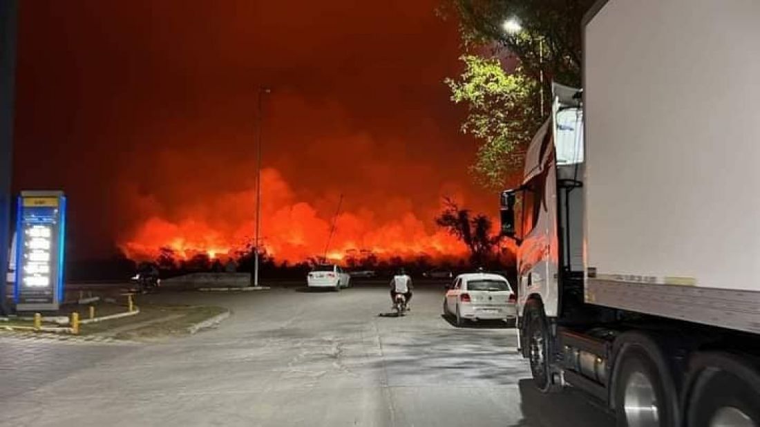 Incendios en Orán: preocupación por el avance de las llamas que podrían llegar a Jujuy