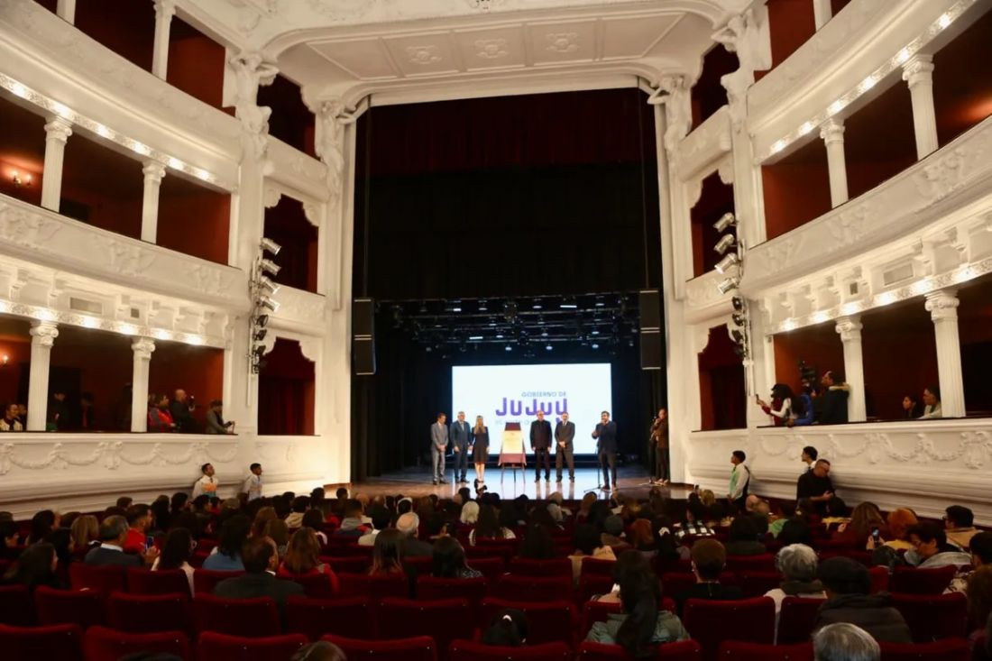 Inauguración del Teatro Mitre: Morales se olvidó del Código Electoral además de no informar a la Comisión Nacional