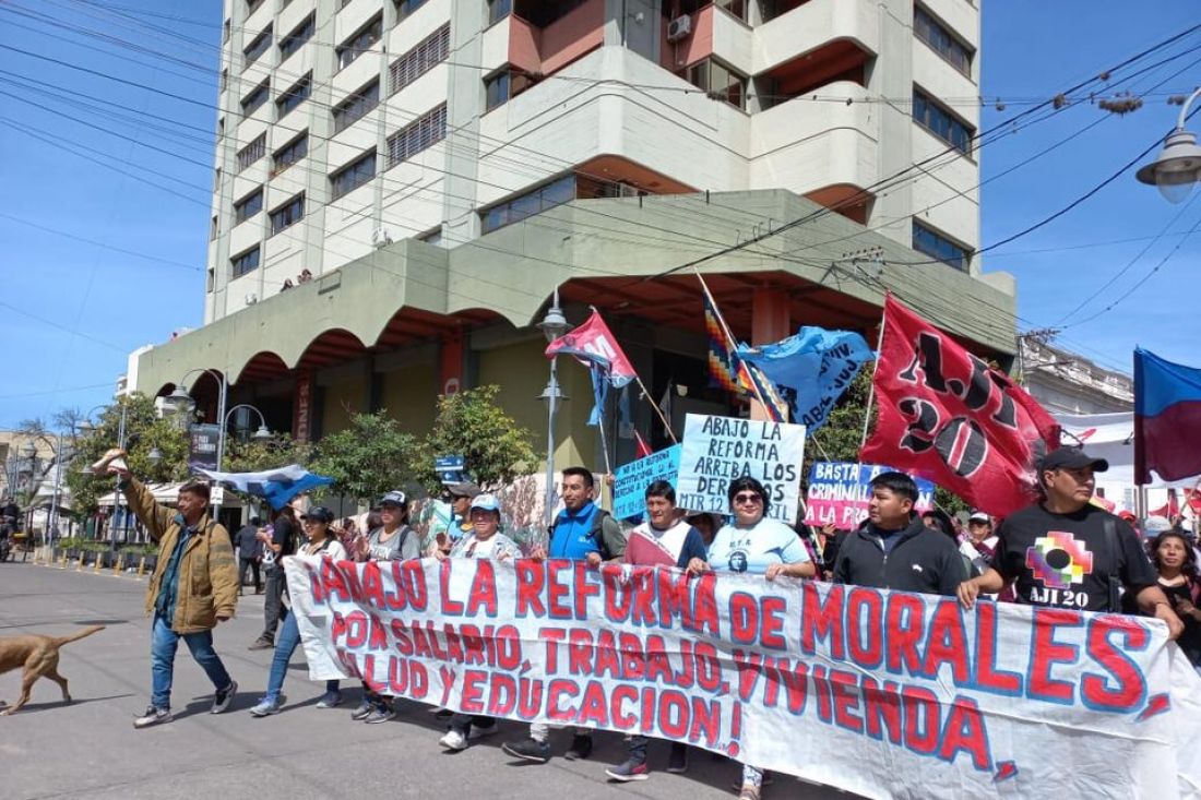 La lucha en Jujuy no cesa, multitudinaria movilización y paro de trabajadores