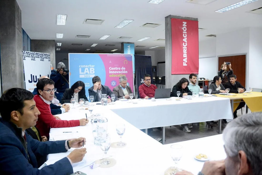 Una paritaria a medias: el gobierno radical ofertó un 4% en tramos, pero en octubre impondrá el aumento