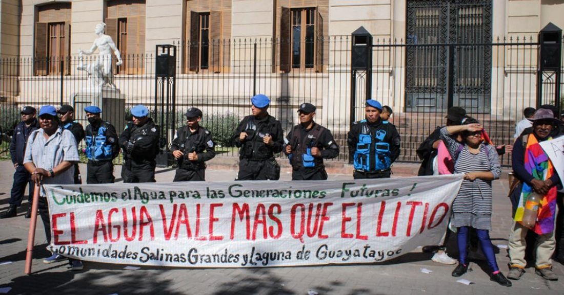 “La tierra no se vende, el agua no se negocia, la vida se defiende”, pueblos originarios en lucha por el territorio