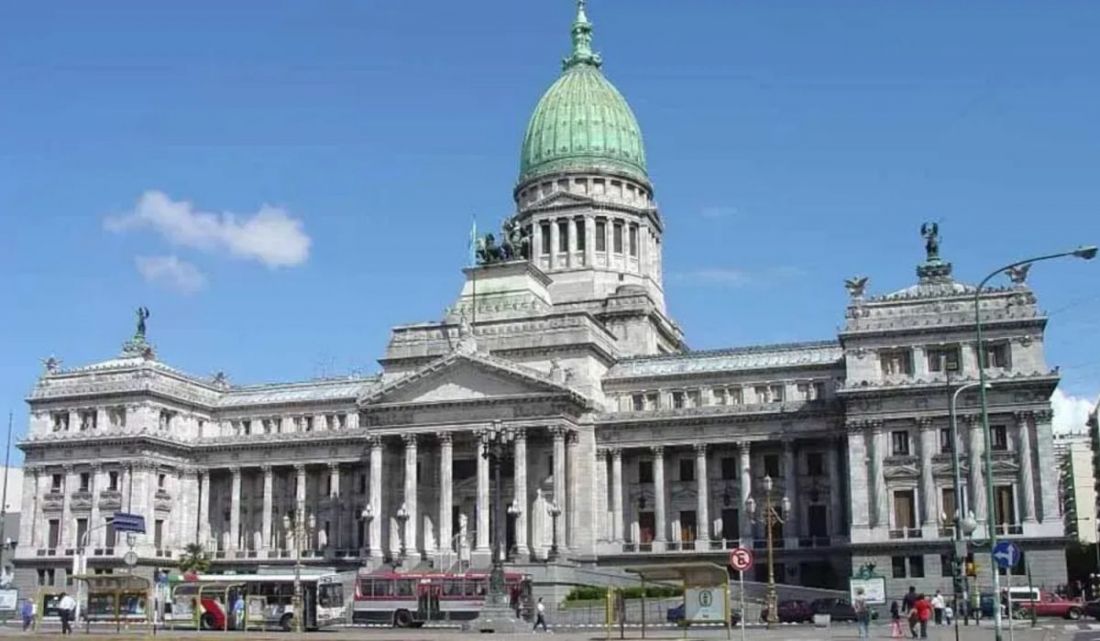Comienzan las sesiones extraordinarias en el Congreso y el gobierno libertario apunta a la reforma laboral