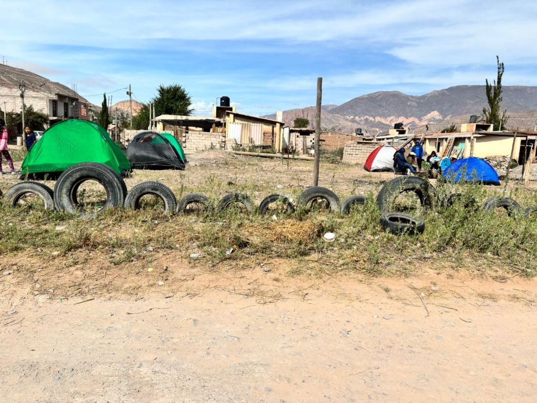 Familias del barrio Radio Estación reclaman viviendas