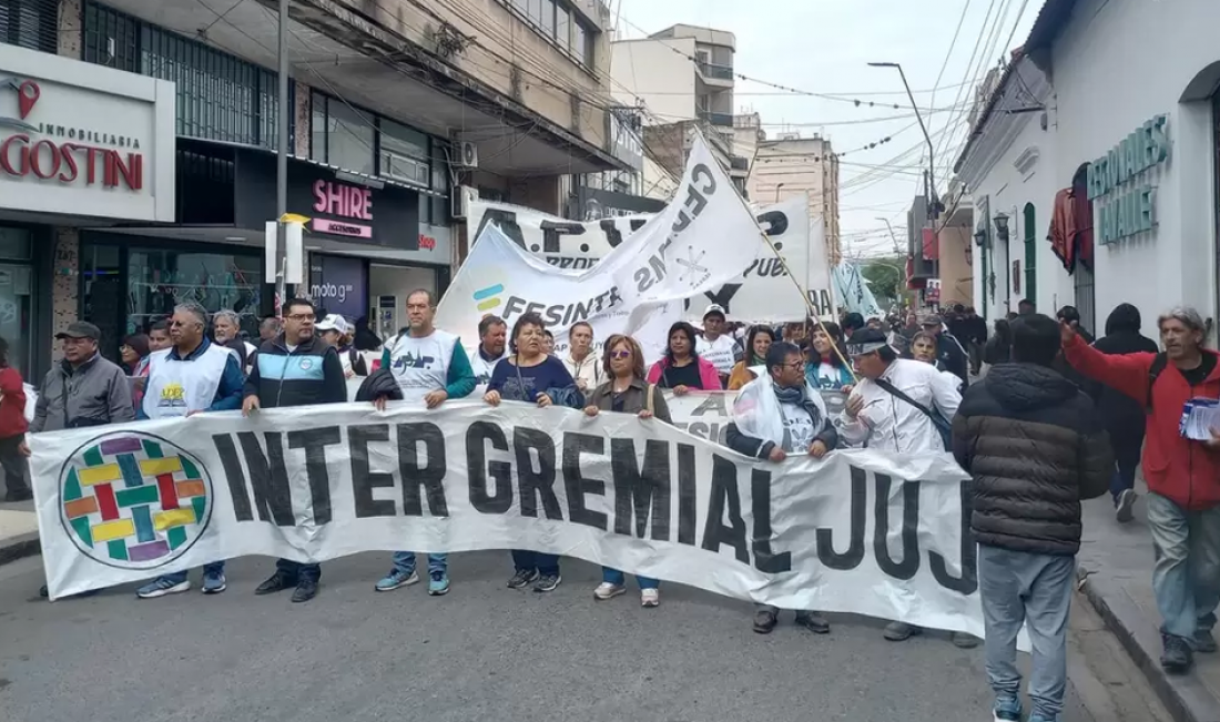 Estatales, docentes, municipales y profesionales de la administración pública en estado de alerta por los salarios