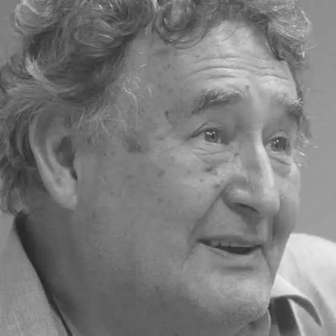 Adiós a Ricardo Martínez, el maestro de las tertulias, la memoria viva y la pasión por el oficio